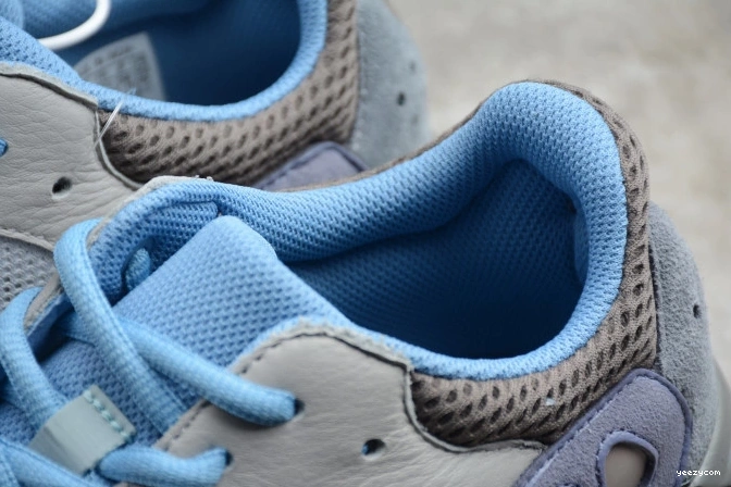 Adidas FW2498 700 Boost Yeezy Carbon Blue 0819